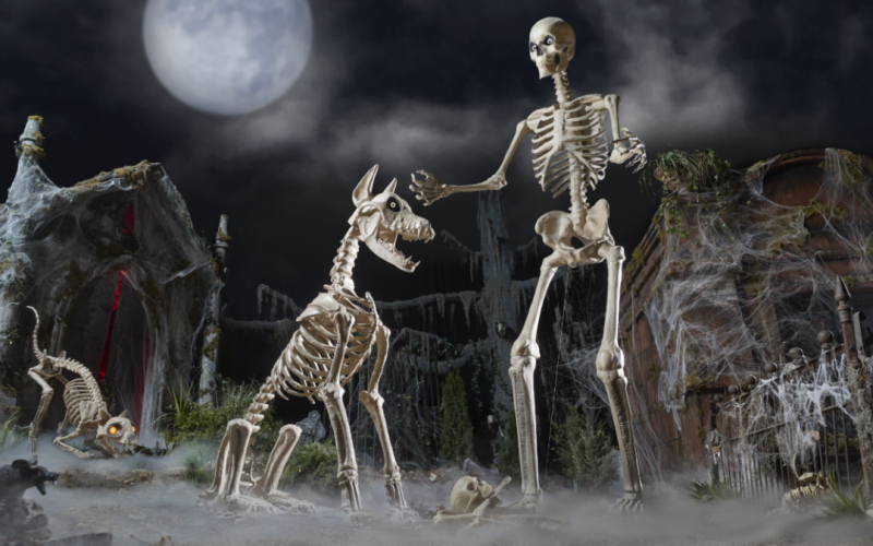 the-home-depots-comically-large-halloween-decorations-are-up-to-50%-off-today-only