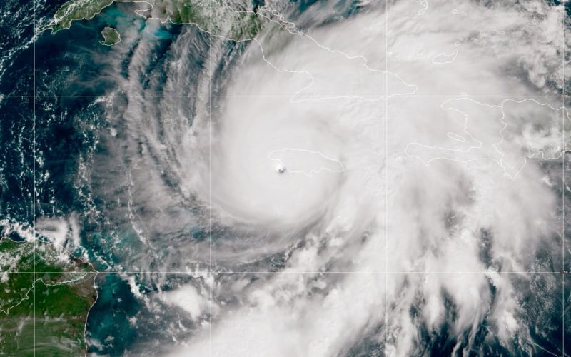 hurricane-melissa-update:-see-the-moment-the-eyewall-was-breached
