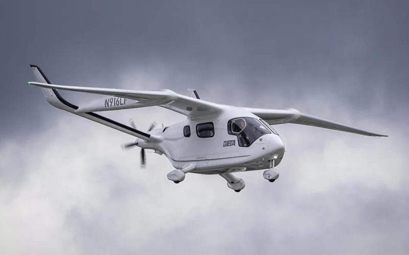 beta’s-unique-electric-airplane-flies-into-seattle-to-wow-state-officials-and-aviation-experts